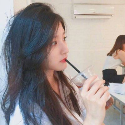 16张高清可爱沉默少女QQ头像 氛围感拉满