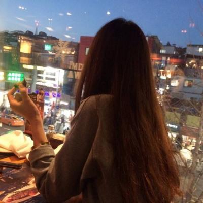 30张高清女生意境背影头像 氛围感拉满的女头合集