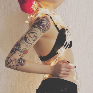 21张高清唯美欧美性感女头像合集