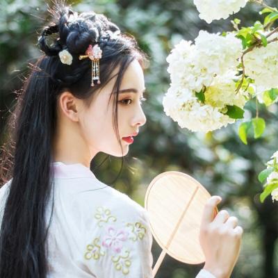 23张高清好看的女生古风微信头像，氛围感拉满