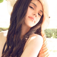 18张温柔氛围感拉满的暖色系女生头像合集