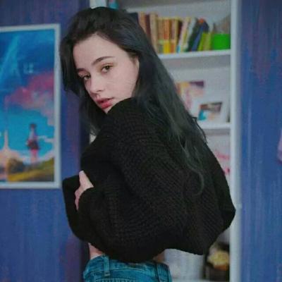 19张高清欧美女生霸气拽头像 好看又有范儿