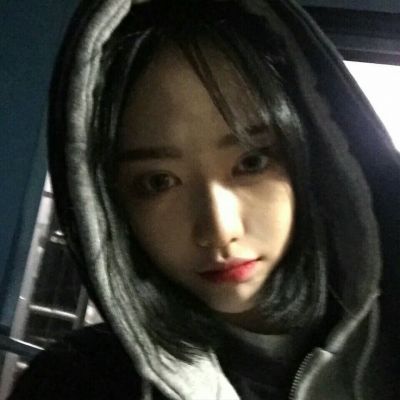换上这些酷飒女生头像，出门走路都带风