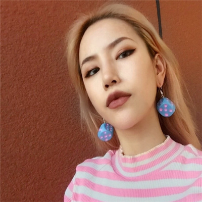 22张高清女生霸气冷酷头像 适合当QQ头像的好看款式