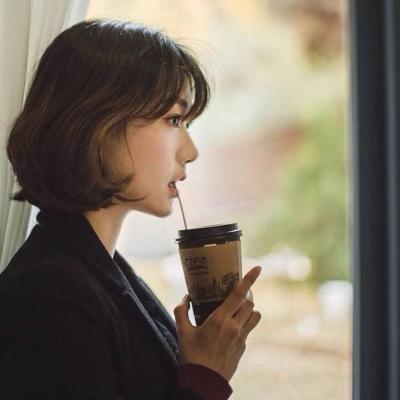 18张高清小清新短发女生头像合集