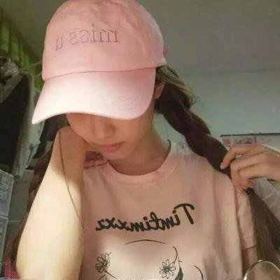20张酷感拉满的戴帽女生头像 高清无水印直接存