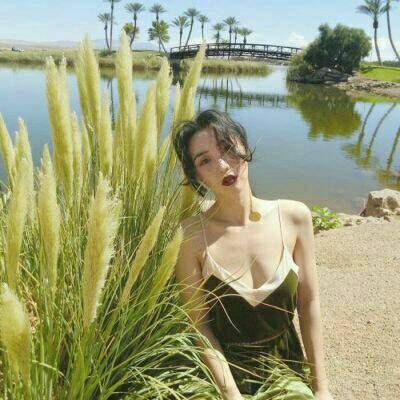 23张高清酷感个性女生头像 个性女孩头像合集