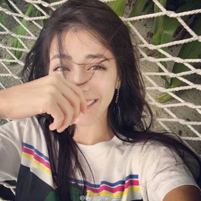 14张高清迪丽热巴美照头像 氛围感拉满的迪丽热巴头像合集