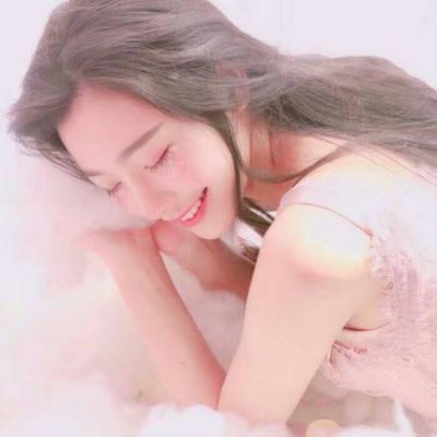 13张氛围感拉满！女生阳光微笑QQ头像高清唯美合集