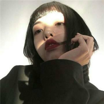 12张高清伤感非主流女生微信头像 氛围感拉满