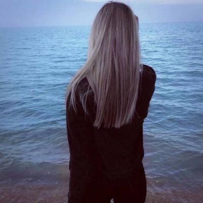29张高清长发女生背影头像 适合当微信头像的氛围感背影图