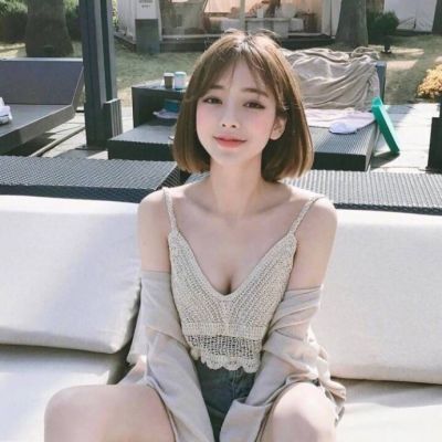 9张高清好看的露肩女生头像 美女露肩头像合集
