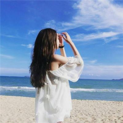 17张高清唯美女生背影头像 适合当头像的氛围感美图