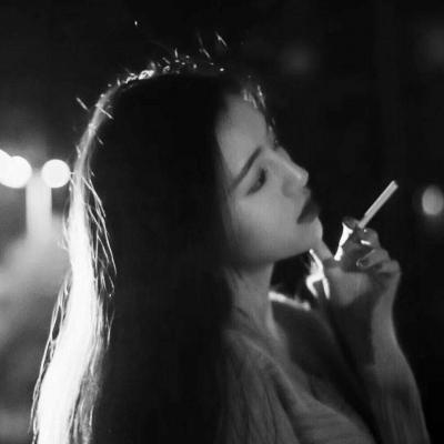 女生抽烟伤感霸气头像合集 12张高清图分享
