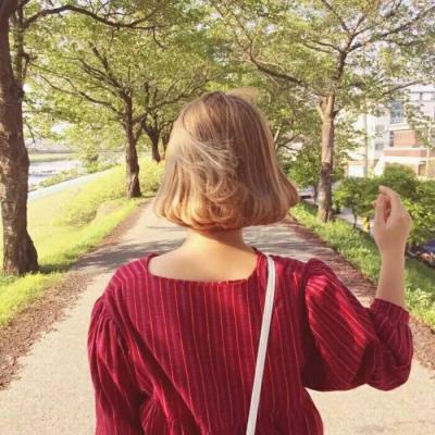 12张高清霸气短发女生头像合集 又酷又飒超好看