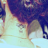 女生部位纹身头像合集！17张好看的女生身体纹身头像精选