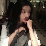 32张高清真人美女微信头像 好看的女生头像合集