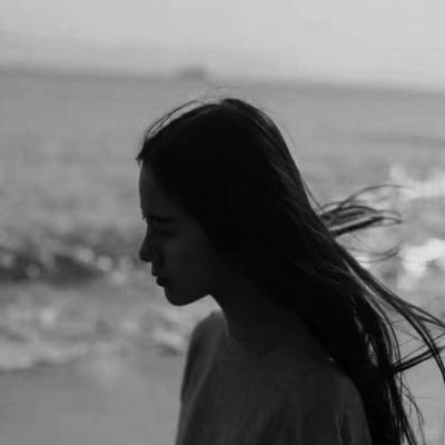 19张高清女生朦胧唯美QQ头像 氛围感拉满