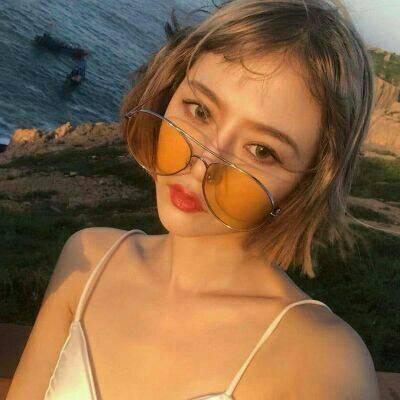 9张自带女王气场的非主流女生头像