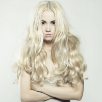 双手抱胸的自信成功女生头像 12张合集