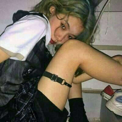 带血诡异颓废女生头像合集 14张可直接用