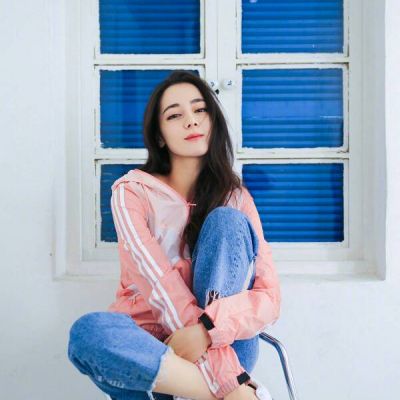 14张高清迪丽热巴美照头像 氛围感拉满的迪丽热巴头像合集
