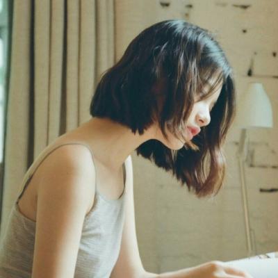 18张高清小清新短发女生头像合集