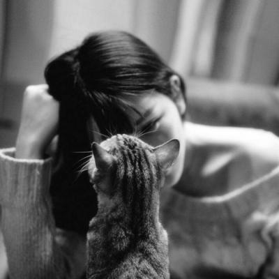 20张高清冷淡风黑白伤感女生头像合集