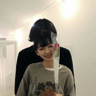 换上这些酷飒女生头像，出门走路都带风