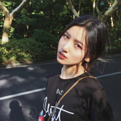 36张高清好看的女生唯美QQ头像大图
