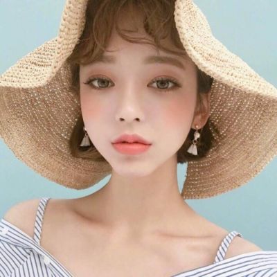 9张高清好看的露肩女生头像 美女露肩头像合集