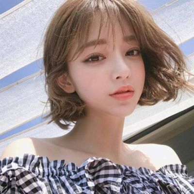 9张高清好看的露肩女生头像 美女露肩头像合集