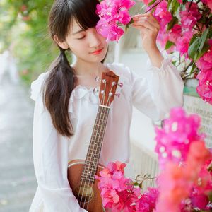 12张成熟阳光风格女生微笑头像 高清唯美氛围感拉满