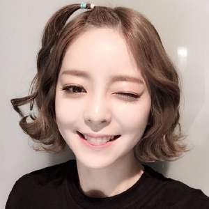 28张清新爱笑女生气质头像 高清质感小清新风格