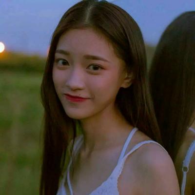 33张高清时尚萌系女生头像合集