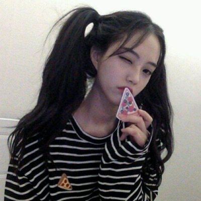 换上这些酷飒女生头像，出门走路都带风