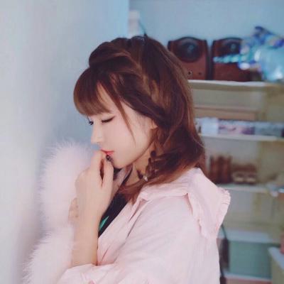 27张短发少女头像合集 仙气感拉满的短发小仙女头像