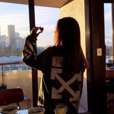 女生唯美背影头像合集 18张高清好看的背影女生头像来了
