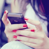 适合美甲师用的创意彩色美甲头像 共19张女生头像