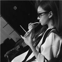 34张氛围感拉满的黑白女生背影头像