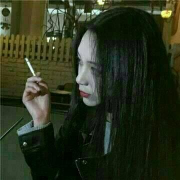 霸气拽酷抽烟女生头像合集 11张高清图分享