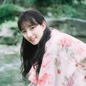 19张高清清纯气质美女微信头像合集