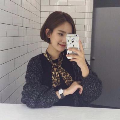 微信头像女短发气质 24张清爽感拉满的女生短发气质头像