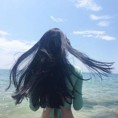 21张高清有质感的女生背影头像 简约气质拉满