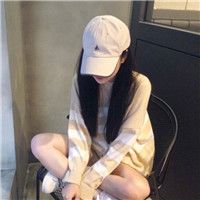 27张超飒女生戴帽背影头像 当下超流行的霸气款