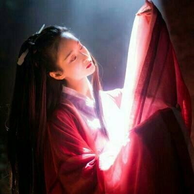 18张高清真人古风红衣女生QQ头像合集