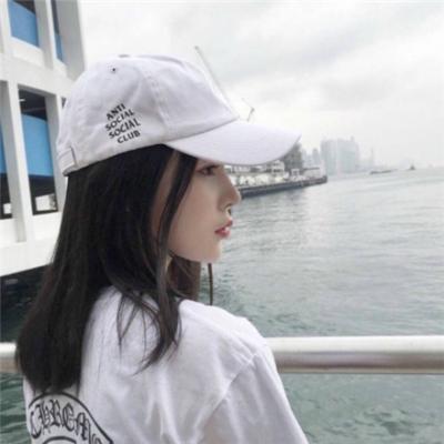 19张高清好看的女生海边头像合集