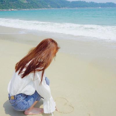 15张氛围感拉满的小清新女生背影头像