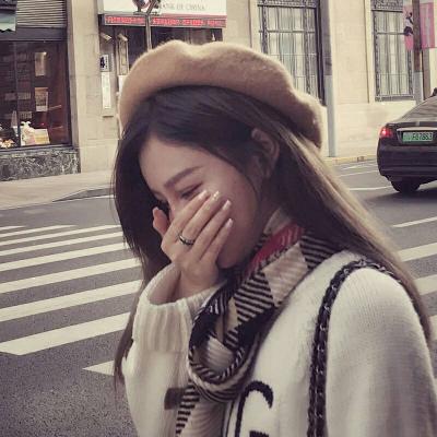 女生戴帽子的时尚QQ头像 16张高清美图来啦