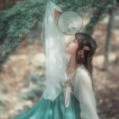 7张超有感觉的古风意境女生头像 高清质感拉满